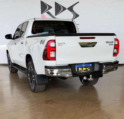 TOYOTA-HILUX-2.8 D-4D TURBO DIESEL CD SRX 4X4 AUTOMÁTICO TOYOTA-HILUX-2022