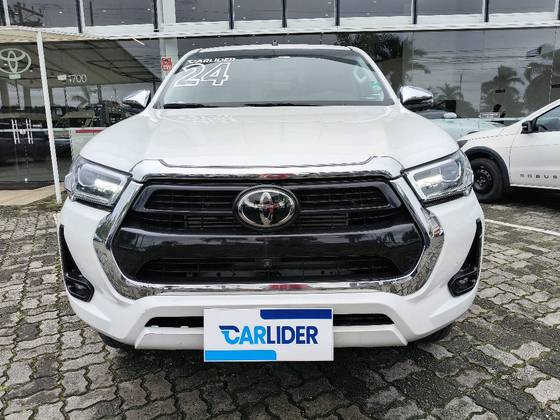 TOYOTA HILUX 2.8 D-4D TURBO DIESEL CD SRX 4X4 AUTOMÁTICO
