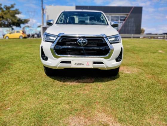 TOYOTA HILUX 2.8 D-4D TURBO DIESEL CD SRX 4X4 AUTOMÁTICO