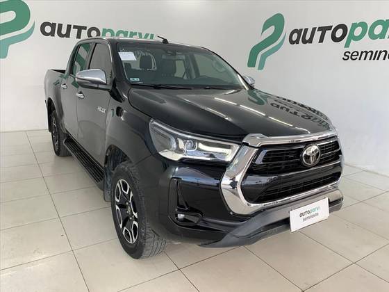 TOYOTA HILUX 2.8 D-4D TURBO DIESEL CD SRX 4X4 AUTOMÁTICO
