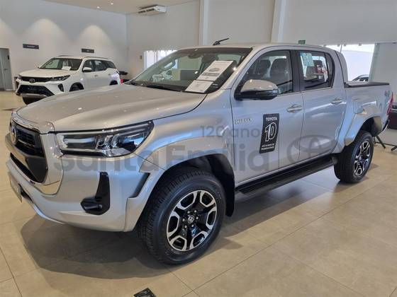 TOYOTA HILUX 2.8 D-4D TURBO DIESEL CD SRX PLUS 4X4 AUTOMÁTICO