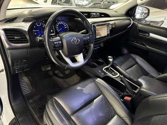 TOYOTA-HILUX-2018