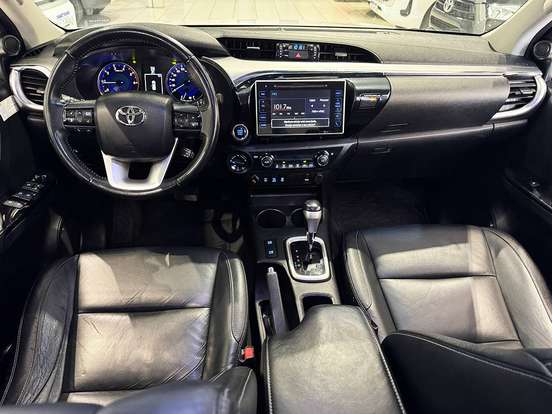 TOYOTA-HILUX-2018