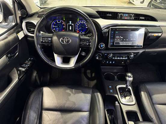 TOYOTA-HILUX-2018