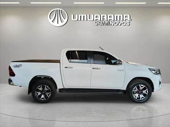 TOYOTA-HILUX-2019