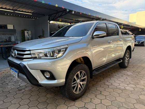 TOYOTA HILUX 2.8 SRX 4X4 CD 16V DIESEL 4P AUTOMÁTICO