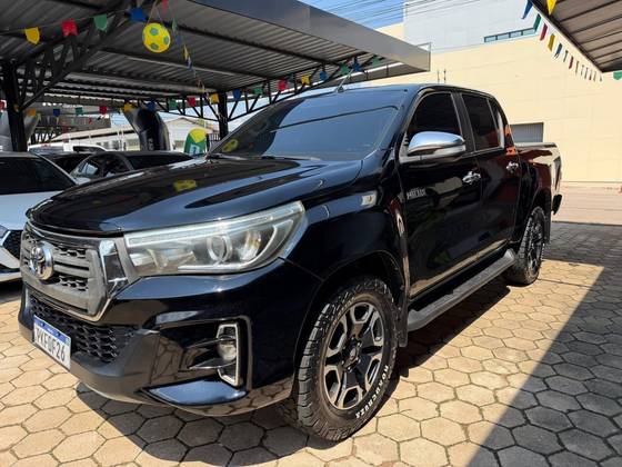 TOYOTA HILUX 2.8 SRX 4X4 CD 16V DIESEL 4P AUTOMÁTICO
