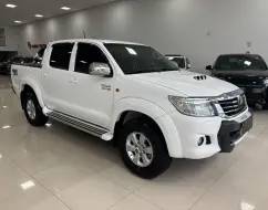 TOYOTA HILUX 3.0 SR 4X4 CD 16V TURBO INTERCOOLER DIESEL 4P AUTOMÁTICO TOYOTA HILUX 3.0 SR 4X4 CD 16V TURBO INTERCOOLER DIESEL 4P AUTOMÁTICO