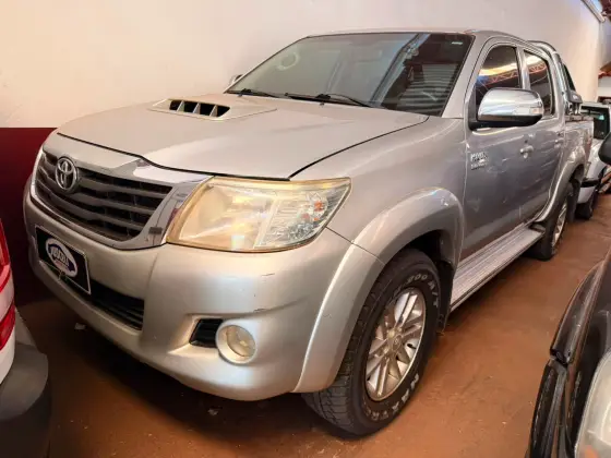 TOYOTA HILUX 3.0 SRV 4X4 CD 16V TURBO INTERCOOLER DIESEL 4P AUTOMÁTICO