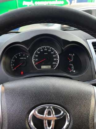 TOYOTA-HILUX-2014