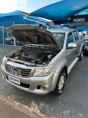 TOYOTA-HILUX-2014