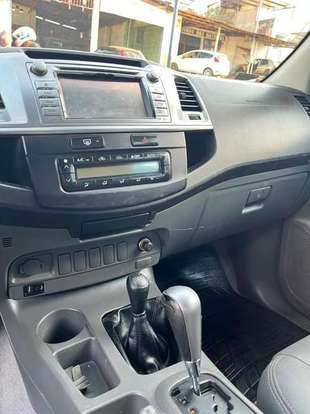 TOYOTA-HILUX-2014