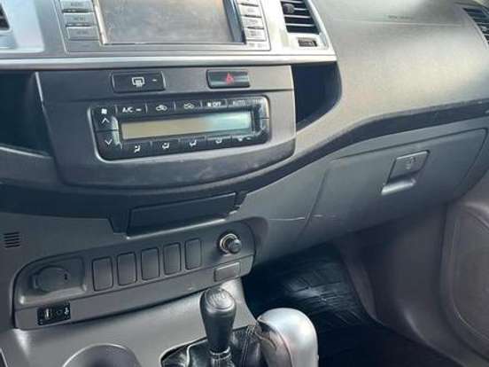 TOYOTA-HILUX-3.0 SRV 4X4 CD 16V TURBO INTERCOOLER DIESEL 4P AUTOMÁTICO TOYOTA-HILUX-2014