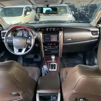 TOYOTA-HILUX SW4-2020