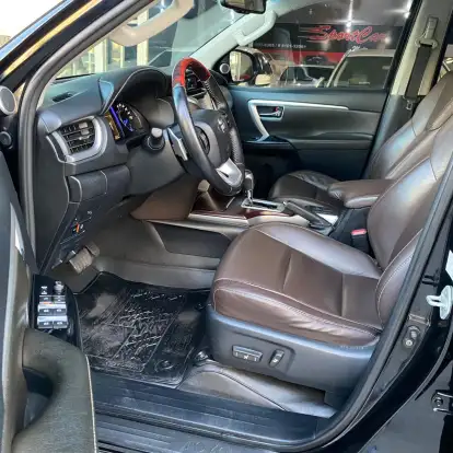 TOYOTA-HILUX SW4-2020