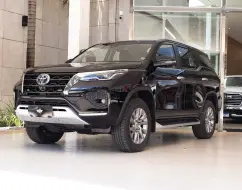 TOYOTA HILUX SW4 2.8 D-4D TURBO DIESEL SRX 7L 4X4 AUTOMÁTICO TOYOTA HILUX SW4 2.8 D-4D TURBO DIESEL SRX 7L 4X4 AUTOMÁTICO