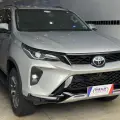 TOYOTA HILUX SW4 2.8 D-4D TURBO DIESEL SRX PLATINUM 7L 4X4 AUTOMÁTICO TOYOTA HILUX SW4 2.8 D-4D TURBO DIESEL SRX PLATINUM 7L 4X4 AUTOMÁTICO