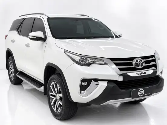 TOYOTA-HILUX SW4-2.8 SRX 4X4 7 LUGARES 16V TURBO INTERCOOLER DIESEL 4P AUTOMÁTICO TOYOTA-HILUX SW4-2017