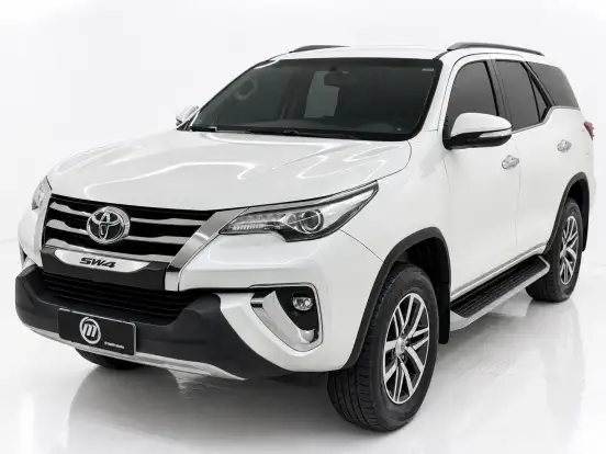 TOYOTA-HILUX SW4-2.8 SRX 4X4 7 LUGARES 16V TURBO INTERCOOLER DIESEL 4P AUTOMÁTICO TOYOTA-HILUX SW4-2017