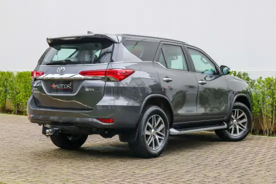 TOYOTA-HILUX SW4-2018