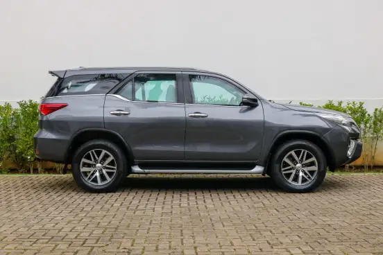 TOYOTA-HILUX SW4-2018