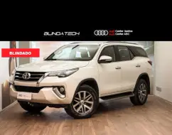 TOYOTA HILUX SW4 2.8 SRX 4X4 7 LUGARES 16V TURBO INTERCOOLER DIESEL 4P AUTOMÁTICO TOYOTA HILUX SW4 2.8 SRX 4X4 7 LUGARES 16V TURBO INTERCOOLER DIESEL 4P AUTOMÁTICO