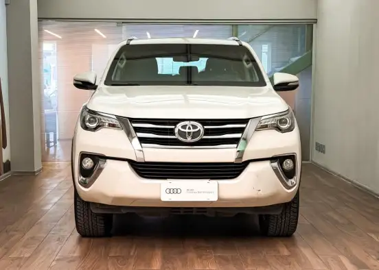 TOYOTA-HILUX SW4-2017