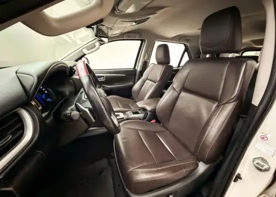 TOYOTA-HILUX SW4-2017