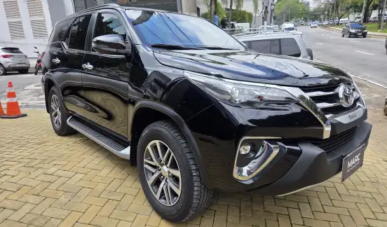 TOYOTA-HILUX SW4-2018
