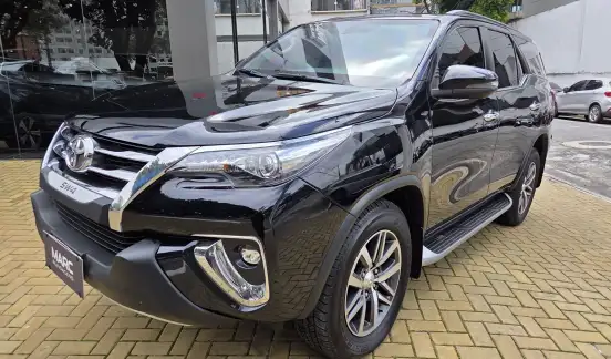 TOYOTA-HILUX SW4-2018