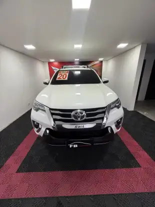 TOYOTA-HILUX SW4-2020