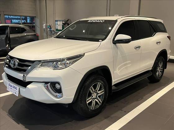 TOYOTA HILUX SW4 2.7 SRV 7 LUGARES 4X2 16V FLEX 4P AUTOMÁTICO