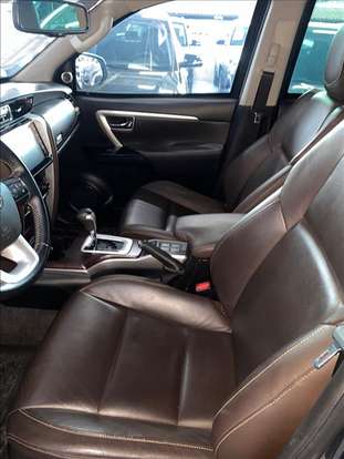 TOYOTA-HILUX SW4-2019