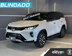 TOYOTA HILUX SW4 2.8 D-4D TURBO DIESEL DIAMOND 7L 4X4 AUTOMÁTICO TOYOTA HILUX SW4 2.8 D-4D TURBO DIESEL DIAMOND 7L 4X4 AUTOMÁTICO