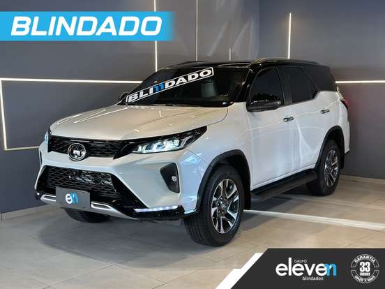 TOYOTA-HILUX SW4-2.8 D-4D TURBO DIESEL DIAMOND 7L 4X4 AUTOMÁTICO TOYOTA-HILUX SW4-2025