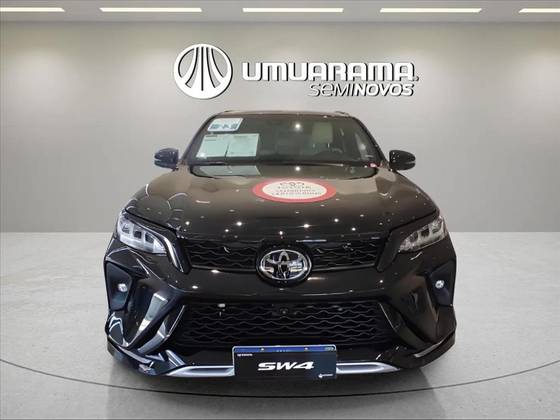 TOYOTA HILUX SW4 2.8 D-4D TURBO DIESEL DIAMOND 7L 4X4 AUTOMÁTICO