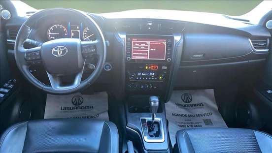 TOYOTA-HILUX SW4-2023