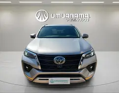 TOYOTA HILUX SW4 2.8 D-4D TURBO DIESEL SRX 4X4 AUTOMÁTICO TOYOTA HILUX SW4 2.8 D-4D TURBO DIESEL SRX 4X4 AUTOMÁTICO