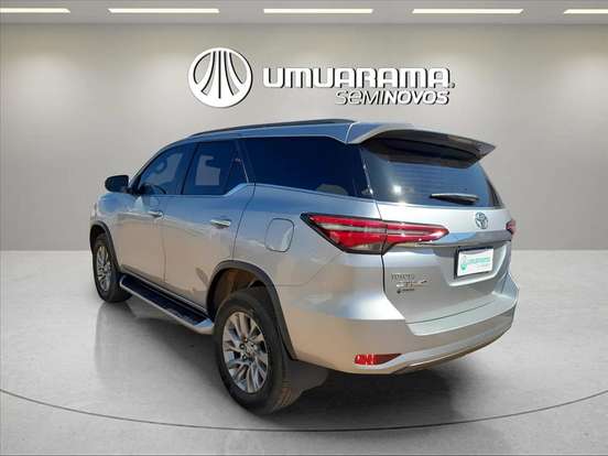 TOYOTA-HILUX SW4-2023