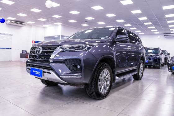TOYOTA HILUX SW4 2.8 D-4D TURBO DIESEL SRX 7L 4X4 AUTOMÁTICO