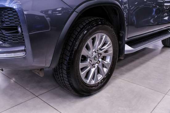 TOYOTA-HILUX SW4-2.8 D-4D TURBO DIESEL SRX 7L 4X4 AUTOMÁTICO TOYOTA-HILUX SW4-2023