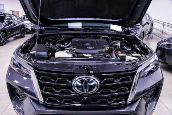 TOYOTA-HILUX SW4-2.8 D-4D TURBO DIESEL SRX 7L 4X4 AUTOMÁTICO TOYOTA-HILUX SW4-2023