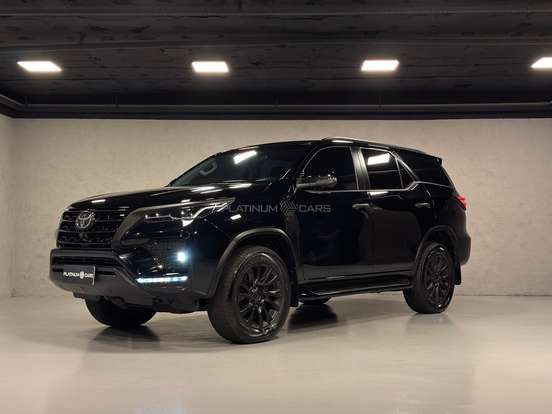 TOYOTA-HILUX SW4-2023
