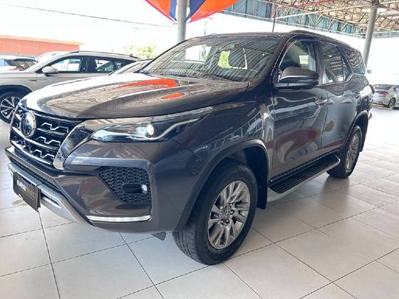 TOYOTA HILUX SW4 2.8 D-4D TURBO DIESEL SRX 7L 4X4 AUTOMÁTICO