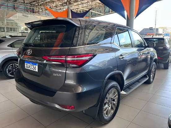 TOYOTA-HILUX SW4-2022