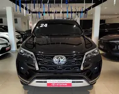 TOYOTA HILUX SW4 2.8 D-4D TURBO DIESEL SRX 7L 4X4 AUTOMÁTICO TOYOTA HILUX SW4 2.8 D-4D TURBO DIESEL SRX 7L 4X4 AUTOMÁTICO