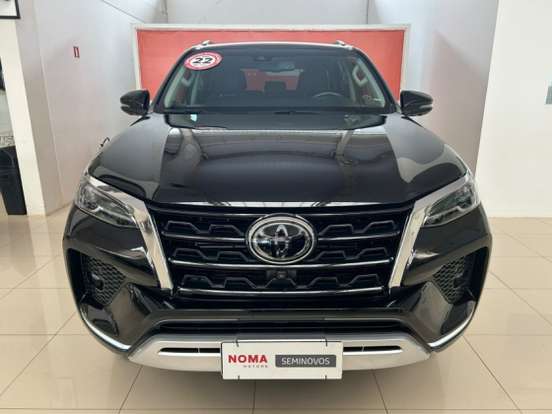 TOYOTA-HILUX SW4-2.8 D-4D TURBO DIESEL SRX 7L 4X4 AUTOMÁTICO TOYOTA-HILUX SW4-2022