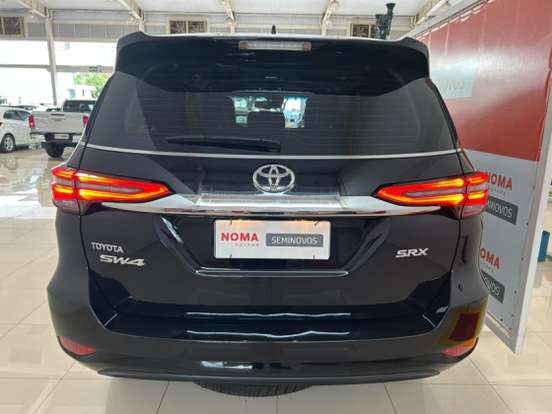 TOYOTA-HILUX SW4-2.8 D-4D TURBO DIESEL SRX 7L 4X4 AUTOMÁTICO TOYOTA-HILUX SW4-2022