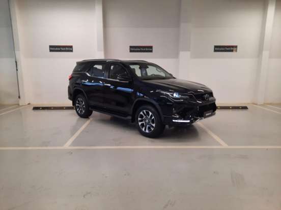 TOYOTA-HILUX SW4-2026
