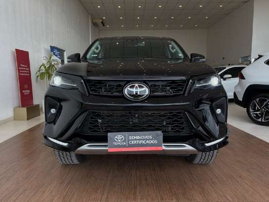 TOYOTA-HILUX SW4-2024